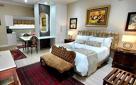 Royal Ridge Guesthouse